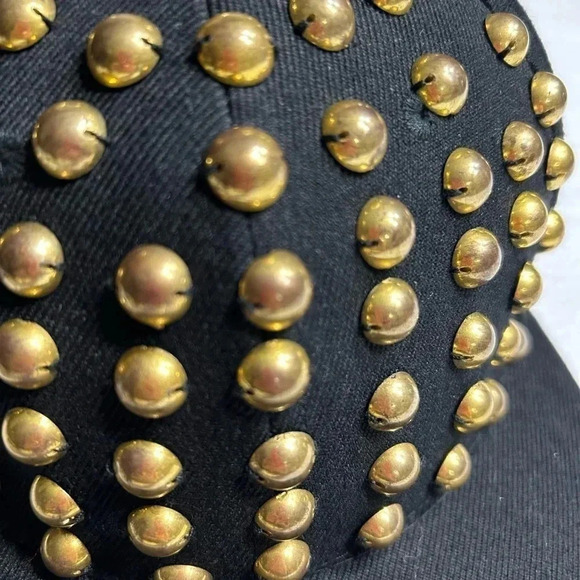 Y2K men black cap ,solid metal detail, gold colored , solid semi bead,punk - Picture 5 of 16